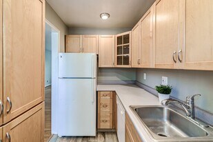 109 E Glebe Rd in Alexandria, VA - Building Photo