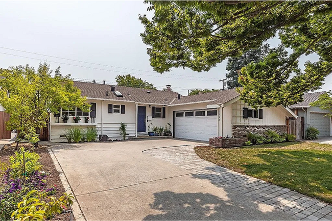 1534 Willowmont Ave in San Jose, CA - Foto de edificio - Building Photo