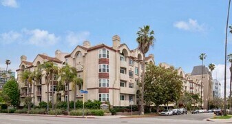 620 S Gramercy Pl in Los Angeles, CA - Building Photo