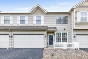 1994 Bluestem Ln in St. Paul, MN - Building Photo