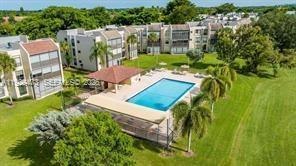 6301 N University Dr in Tamarac, FL - Building Photo