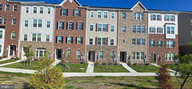 property at 5426 Greenpoint Ln