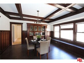 2345 W 30th St in Los Angeles, CA - Building Photo - Building Photo