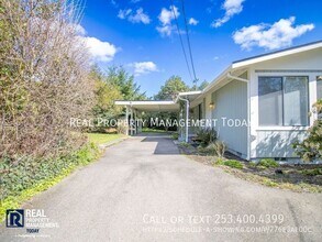 4009 Burnham Dr in Gig Harbor, WA - Building Photo - Building Photo