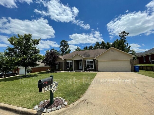 9178 Garrett Lake Dr in Columbus, GA - Building Photo - Building Photo