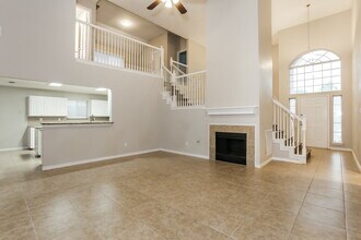 113 Dennis Dr in Cedar Hill, TX - Foto de edificio - Building Photo