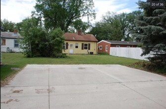 1421 12th St N in Fargo, ND - Building Photo - Building Photo