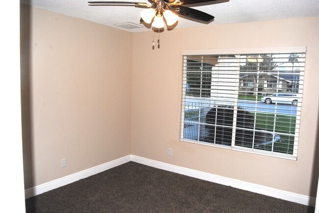 405 Plato Ct in Bakersfield, CA - Building Photo - Building Photo