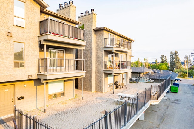 Bankview Vista in Calgary, AB - Building Photo - Building Photo