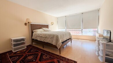 20 Hammond Pond Pkwy in Newton, MA - Building Photo - Building Photo