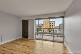 752 Bellevue Ave E, Unit 310 in Seattle, WA - Foto de edificio - Building Photo