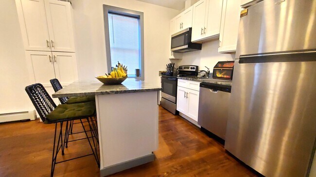 213 Lawrence St in Hartford, CT - Building Photo - Building Photo