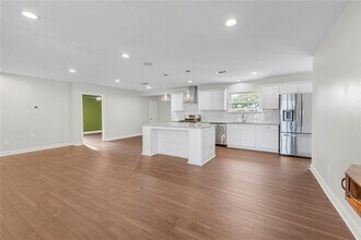 3042 Amber Ln in Farmers Branch, TX - Building Photo - Building Photo