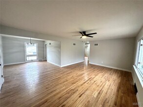 67 Strecker Rd in Ellisville, MO - Building Photo - Building Photo