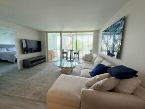 4242 Deste Ct in Greenacres, FL - Building Photo - Building Photo