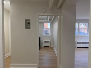 216 N Arlington Ave, Unit H2 in East Orange, NJ - Building Photo - Building Photo