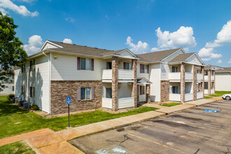 Sandridge Apartments in North Platte, NE - Building Photo - Building Photo