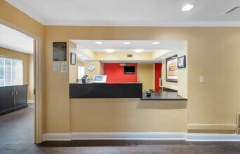 Furnished Studio-Jacksonville - Baymeadows in Jacksonville, FL - Foto de edificio - Building Photo