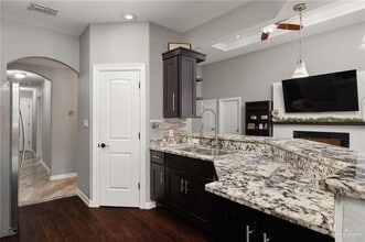 25 Gregg Dr in Edinburg, TX - Building Photo - Building Photo