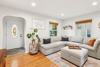 3040 Hampshire Ave S in St. Louis Park, MN - Building Photo - Building Photo