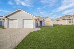 317 Smith St in Milford, KS - Building Photo