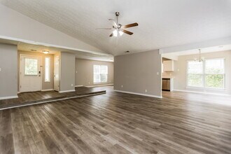 6270 Beethoven Cir in Riverdale, GA - Building Photo - Building Photo