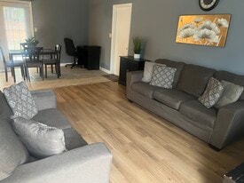 7013 Fielder Rd in Rex, GA - Building Photo