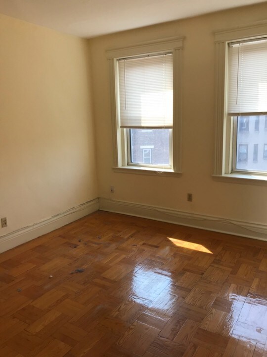 100 Hemenway St in Boston, MA - Building Photo