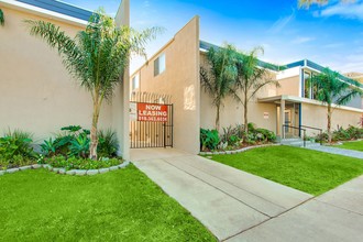 Boardwalk/Park Place Apartments in Granada Hills, CA - Building Photo - Building Photo