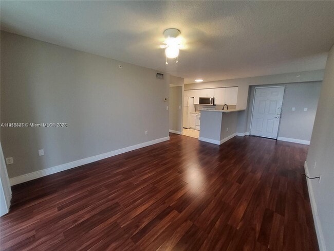 4350 NW 107th Ave in Miami, FL - Building Photo - Building Photo