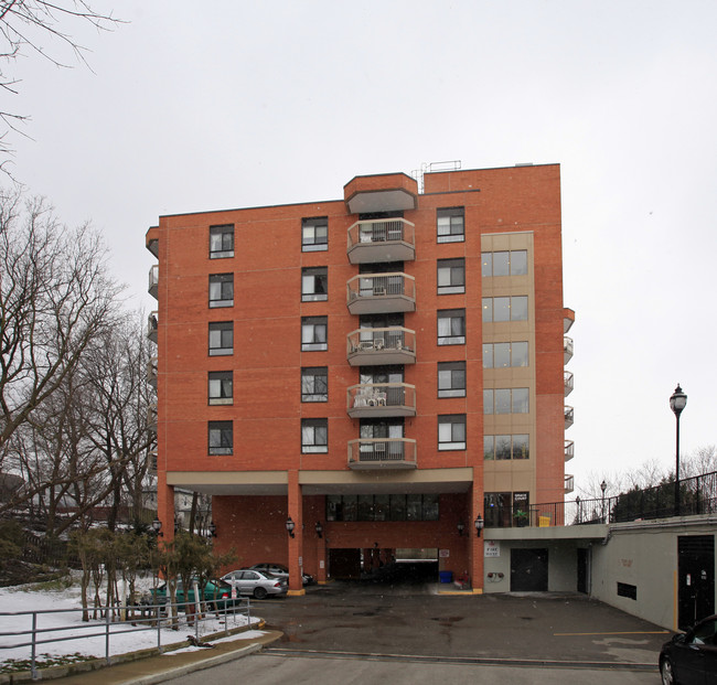 Grace Court Senior Citizens Apartment in Brampton, ON - Building Photo - Building Photo