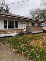 22 Patterson Ave in Brantford, ON - Building Photo