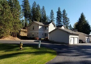8352 N Village Dr in Hayden, ID - Building Photo