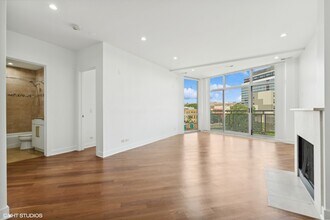 914 W Hubbard St in Chicago, IL - Building Photo - Building Photo
