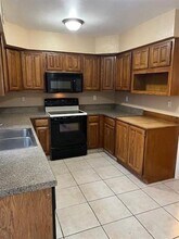 2302 Oakcrest Dr in Garland, TX - Building Photo - Building Photo