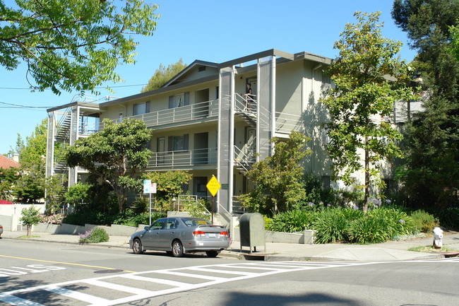 2819 Derby St in Berkeley, CA - Building Photo - Building Photo