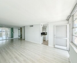 250 174th St in Sunny Isles Beach, FL - Building Photo - Building Photo