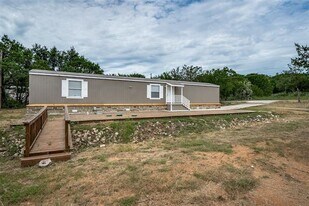 706 Hedgerow Trail in Granbury, TX - Building Photo