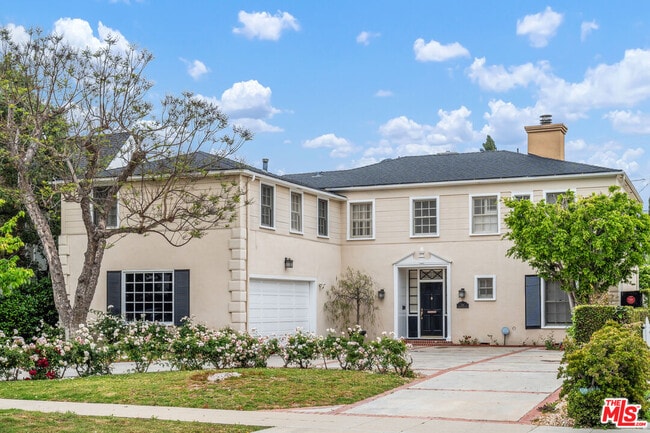 property at 234 S Roxbury Dr