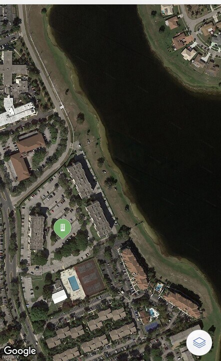 480 Executive Center Dr in West Palm Beach, FL - Building Photo
