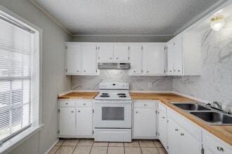 3147 LA-594 in Monroe, LA - Building Photo - Building Photo