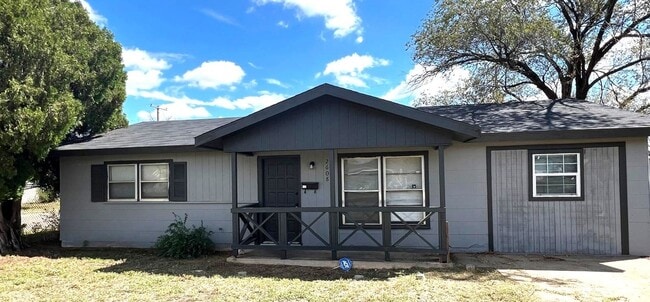 2608 E Colgate St in Lubbock, TX - Building Photo - Building Photo