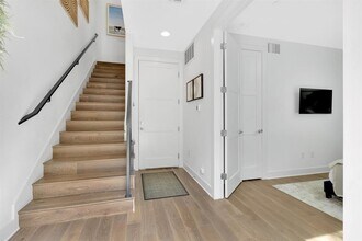 1008 Concordia Ave in Austin, TX - Building Photo - Building Photo
