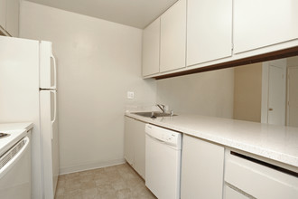 Viking Park Apartments in Pleasant Hill, CA - Building Photo - Interior Photo