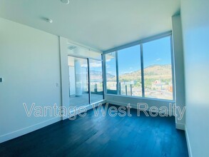 1181-1181 Sunset Dr in Kelowna, BC - Building Photo - Building Photo