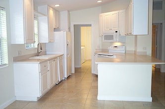 7606 Rozzini Ln in Naples, FL - Foto de edificio - Building Photo