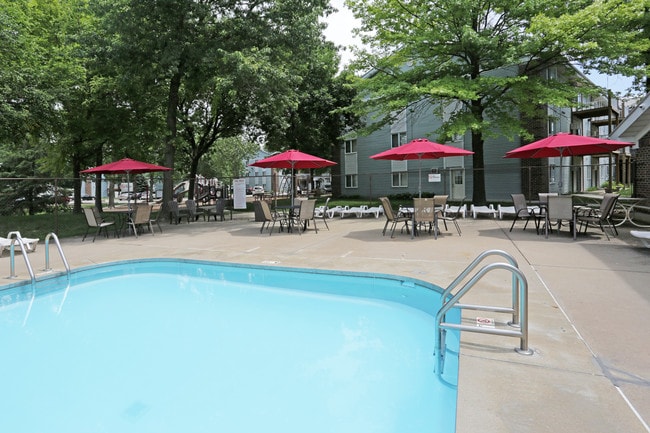 Sun Prairie/Vista Court Apartments