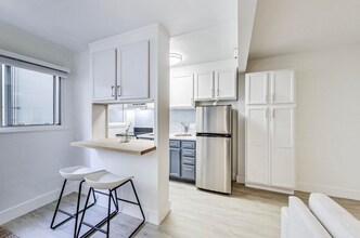 1135 E 18th St in Oakland, CA - Building Photo - Building Photo