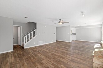 1930 Holly Hill Dr in Austin, TX - Building Photo - Building Photo