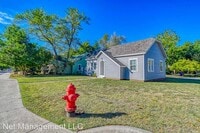 302 S Flood Ave photo'